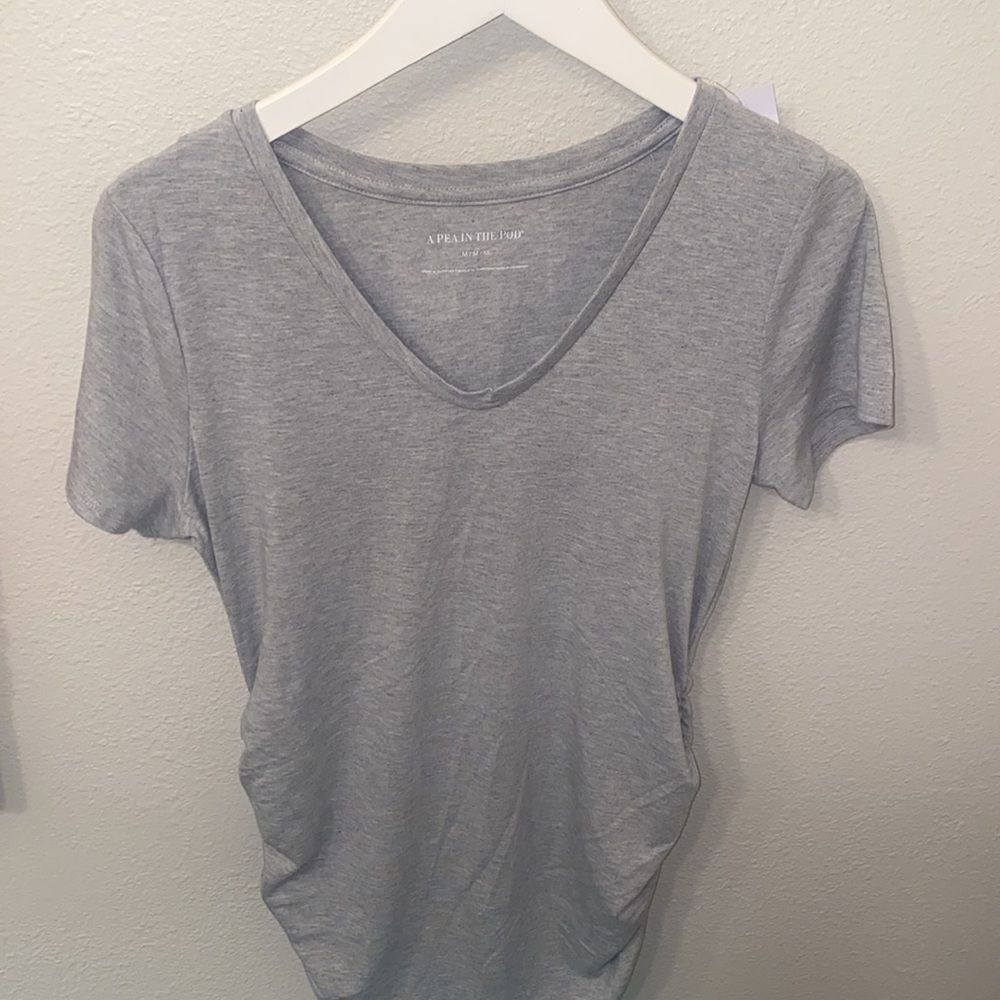 A Pea in The Pod Maternity T-shirt V Scoop Side Ruched Medium Gray